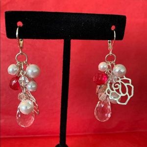 🔴 Dangle pink accent charm earrings